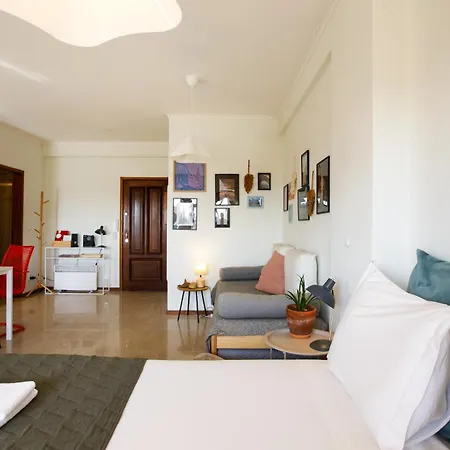 Casa Guilhermina, Sunny With Balcony דירה *