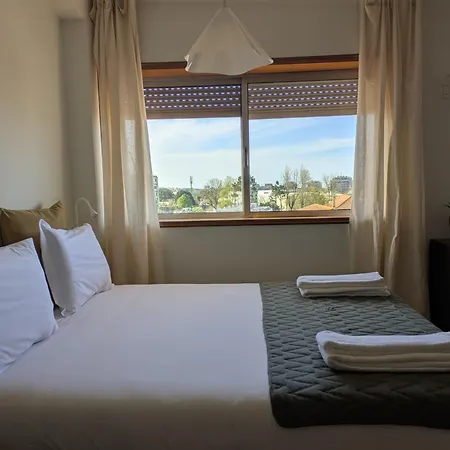 Casa Guilhermina, Sunny With Balcony דירה