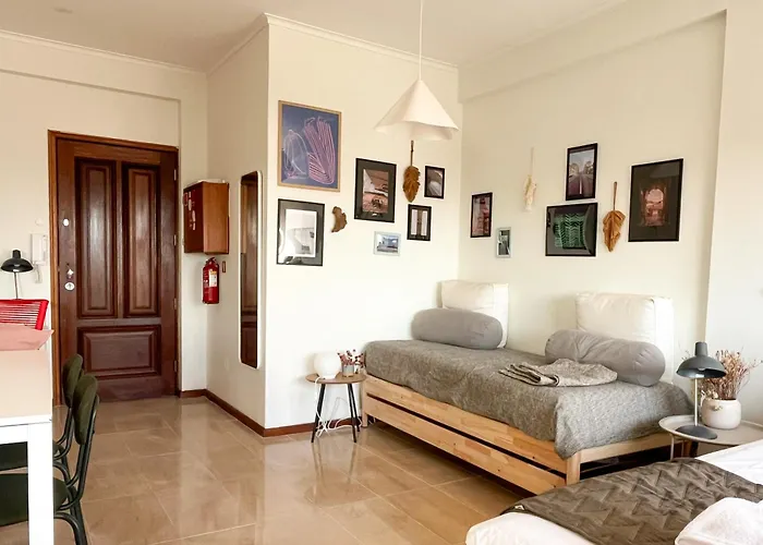 Casa Guilhermina, Sunny With Balcony דירה *