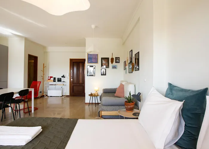 Casa Guilhermina, Sunny With Balcony דירה *