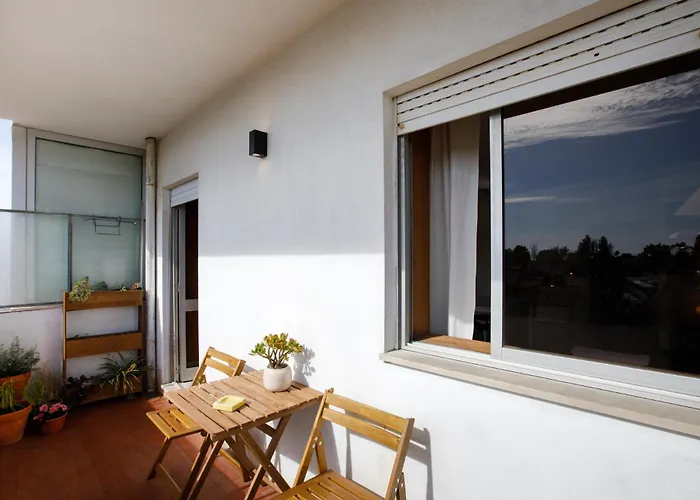 Casa Guilhermina, Sunny With Balcony דירה פורטו