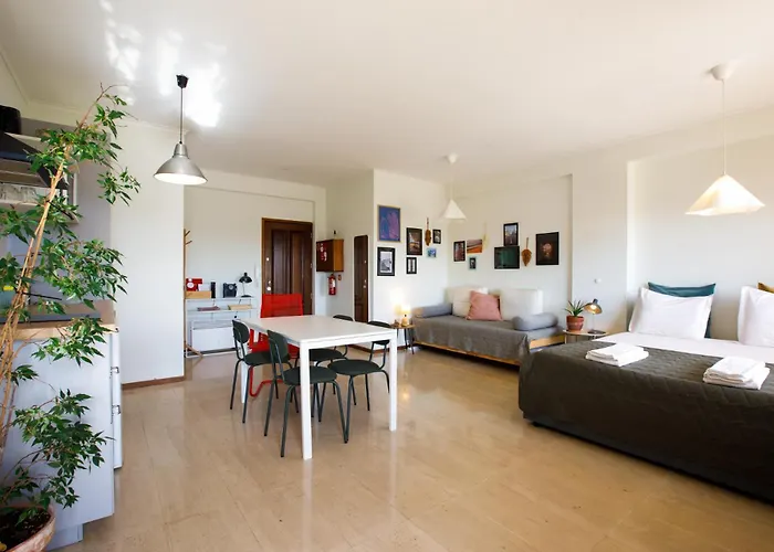 Casa Guilhermina, Sunny With Balcony דירה *