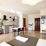 Casa Guilhermina, Sunny With Balcony Apartamento
